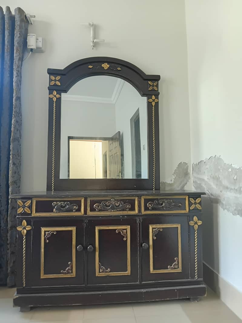dressing table 0
