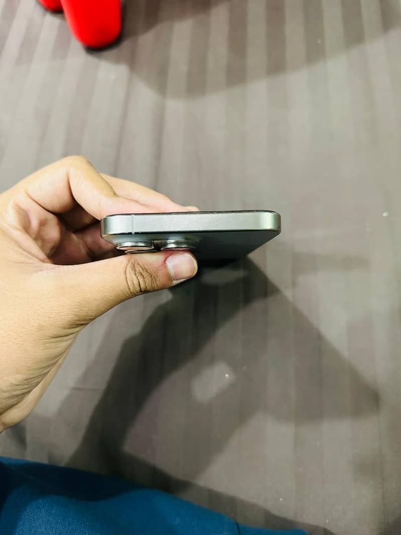 iPhone 15 pro max 3