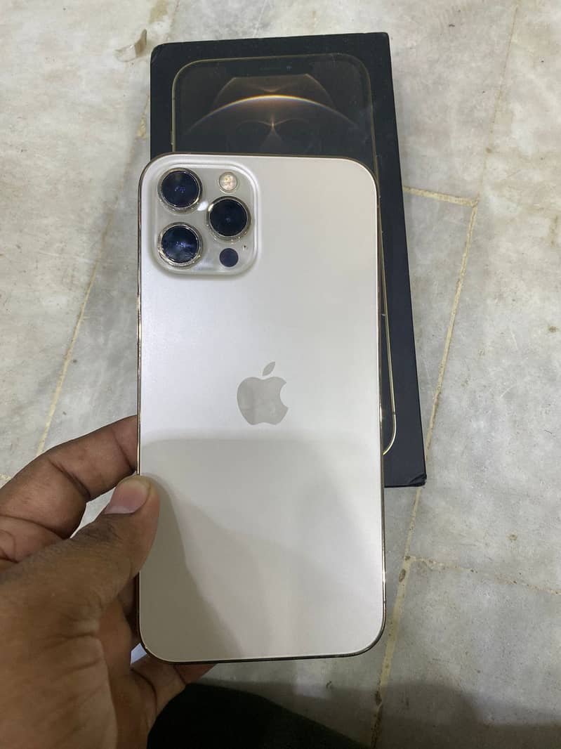Iphone 12 pro max 4
