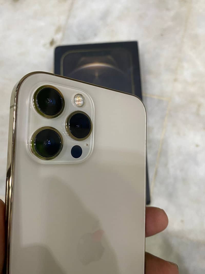 Iphone 12 pro max 6