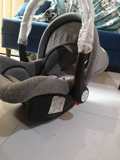 2 in 1 baby cot + car seat