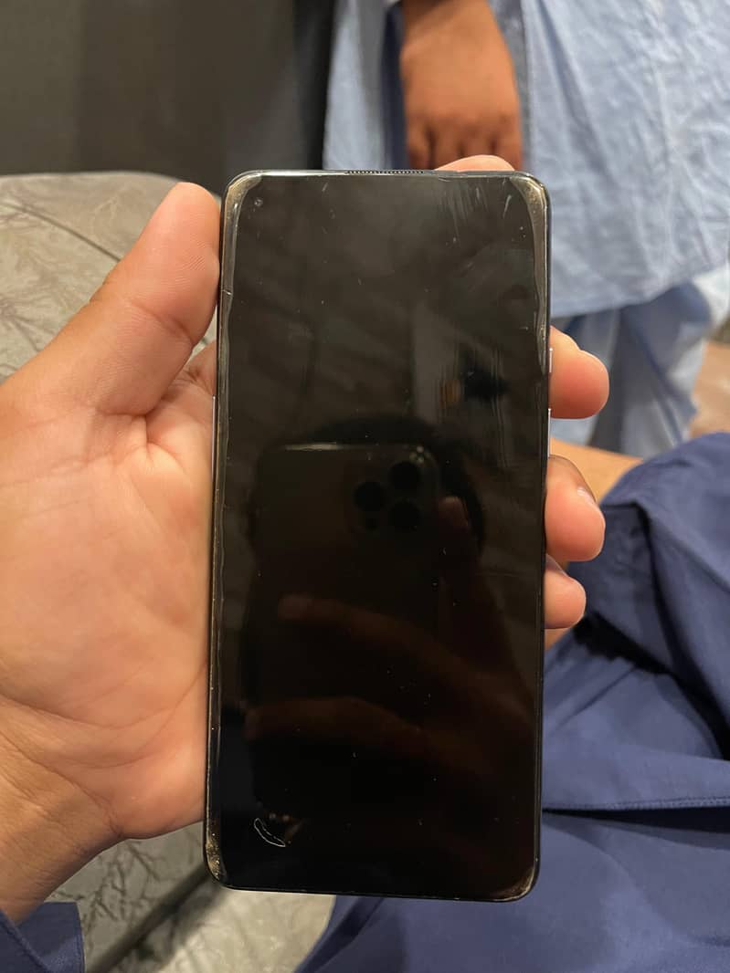 One Plus 9R 1