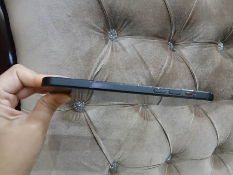 iphone 15+ 4