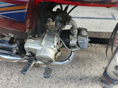 Honda 70cc in good condition. . . urgent sale