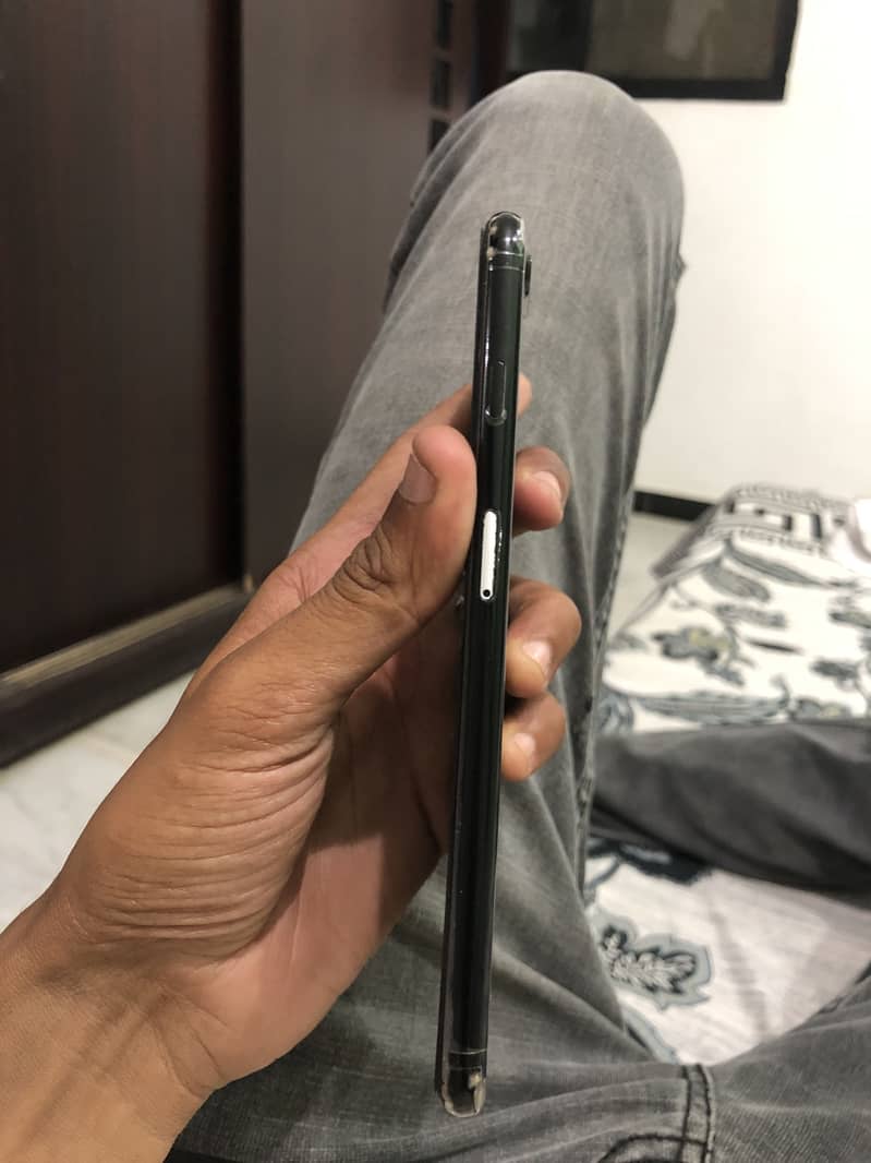 Apple iPhone 7 Plus 1