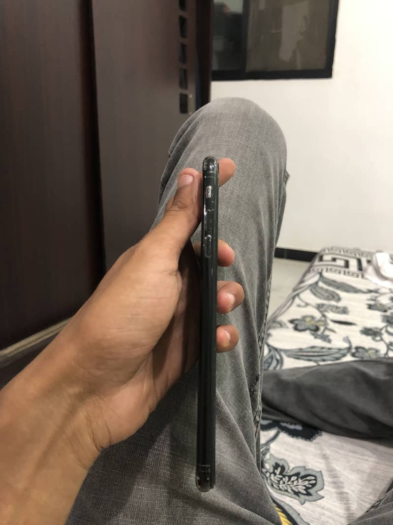 Apple iPhone 7 Plus 2