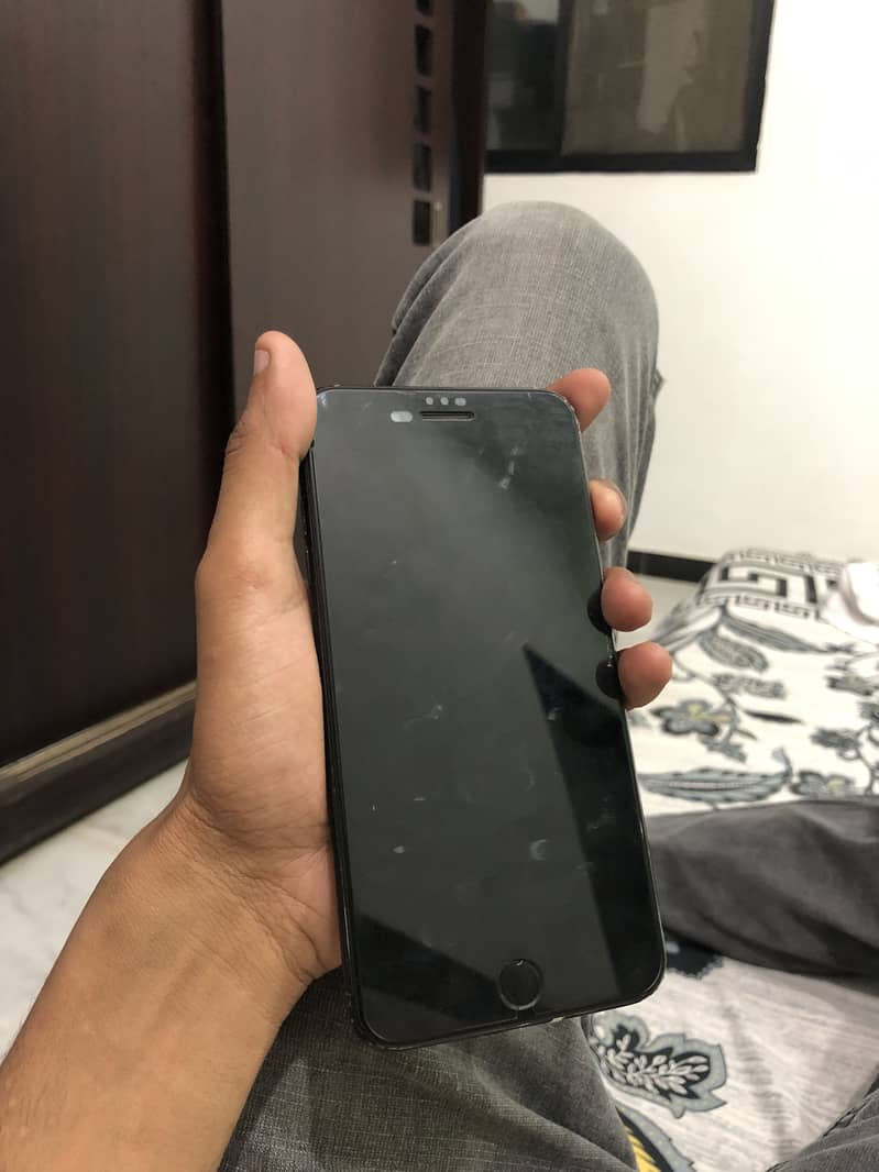 Apple iPhone 7 Plus 3