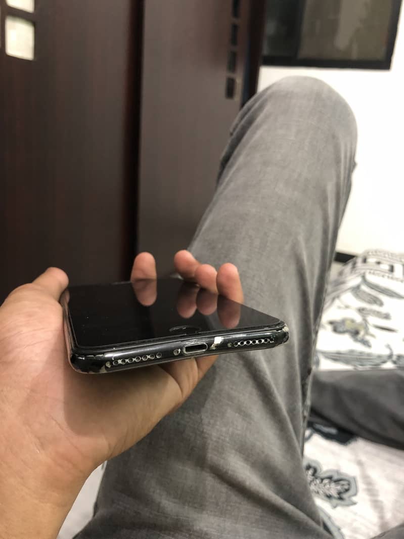 Apple iPhone 7 Plus 4
