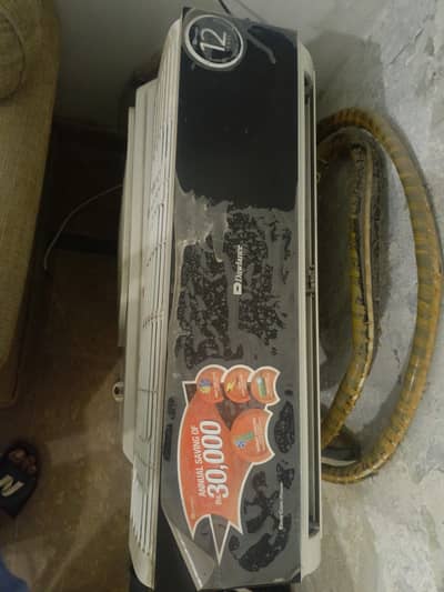 Dawlance DC inverter 1 ton all okay good condition Call/0300/4511891