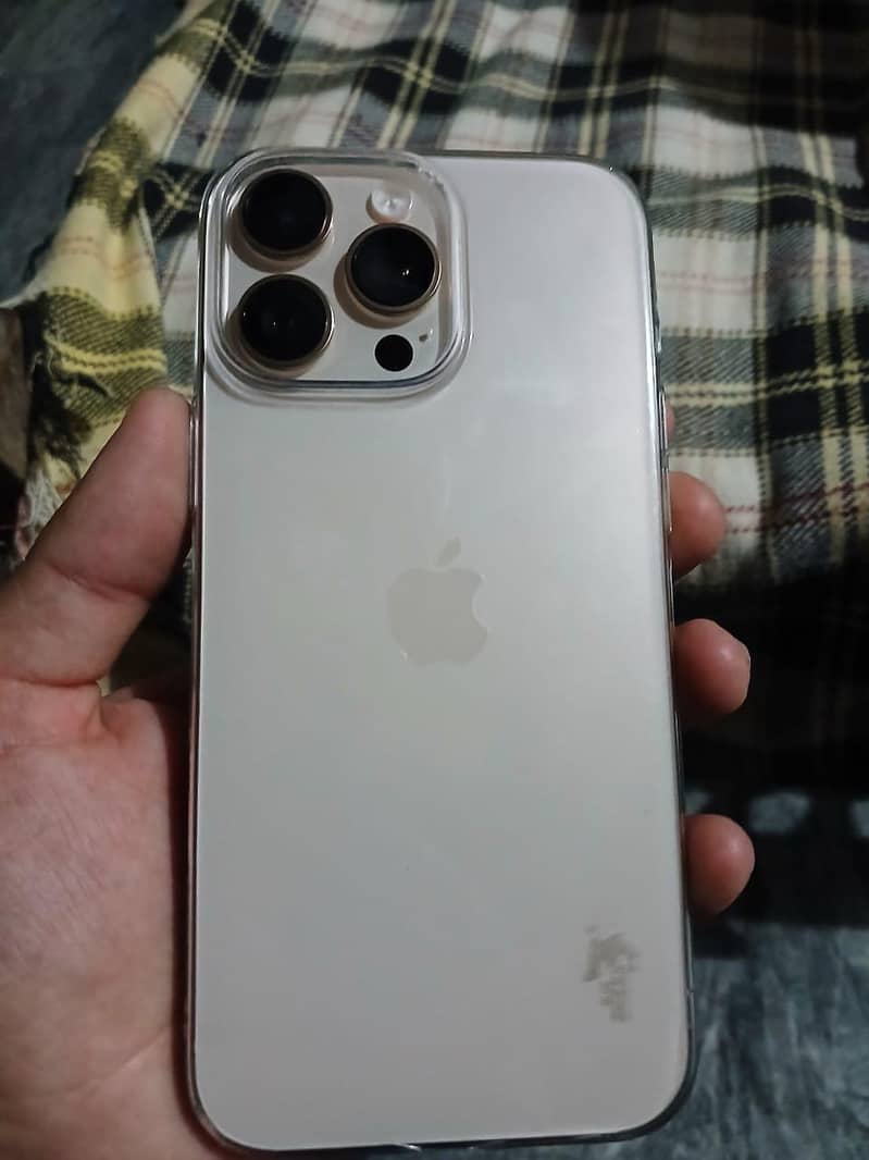 iPhone 16 pro max 3
