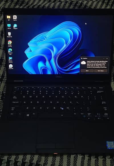 Dell latitude 7390 2 in 1 10/10 Condition