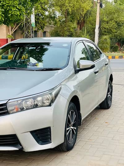 Toyota Corolla GLI 2016 model.