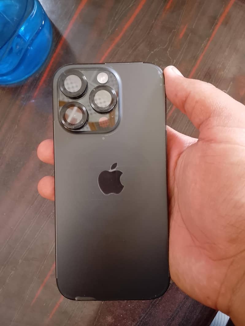 iphone 16 pro 1