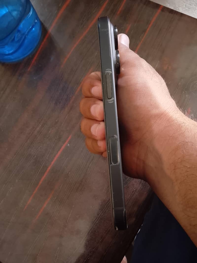 iphone 16 pro 5