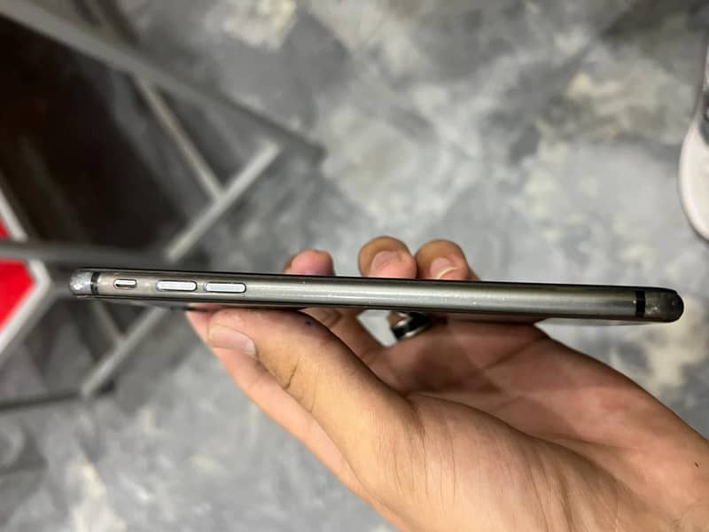 Apple iPhone 8 Plus 3