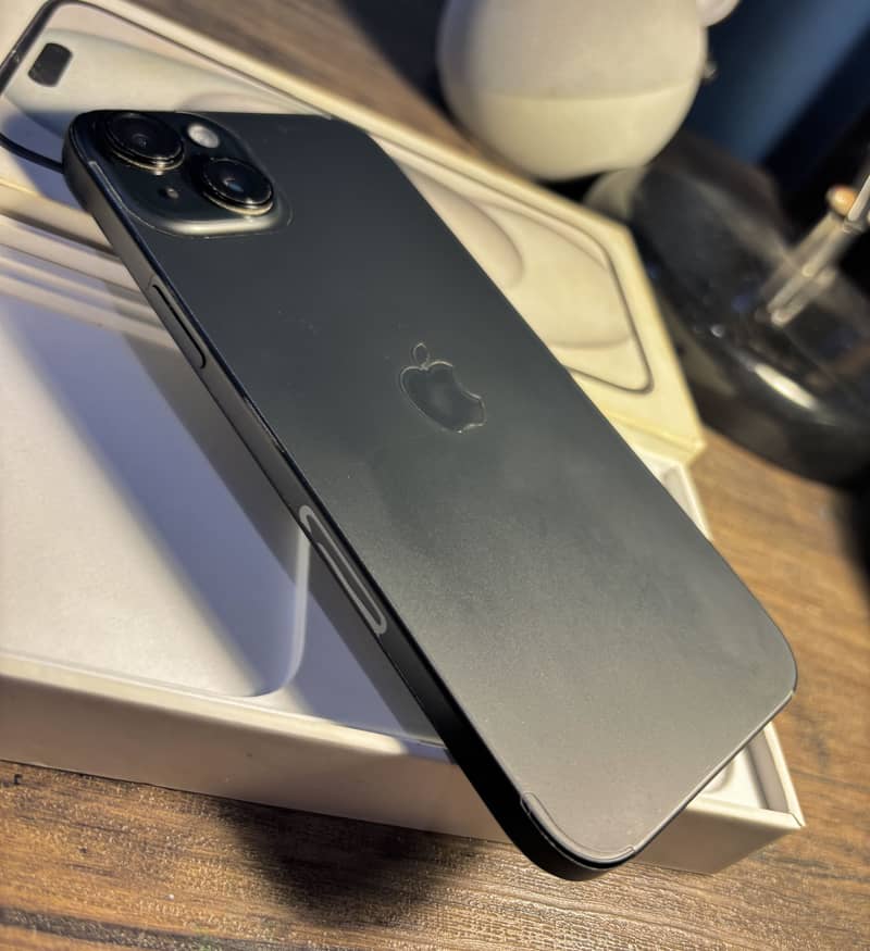 Apple iPhone 15 plus 1