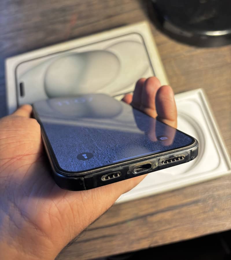 Apple iPhone 15 plus 3