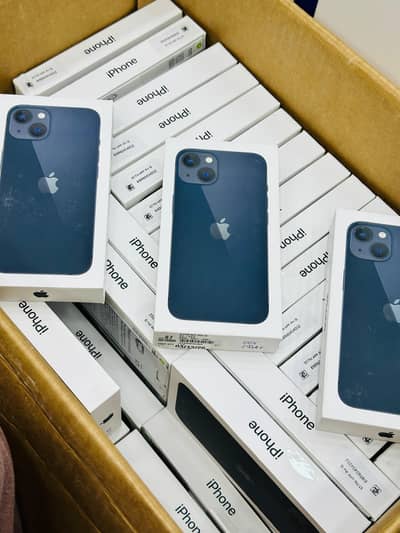 iphone 13 128GB Jv Boxpack Under Apple warranty with box Accessories