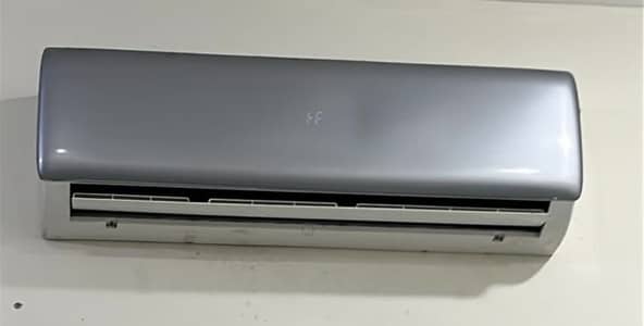 1.5 Ton inverter ac Changhong Ruba