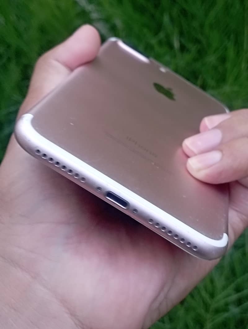 Apple iPhone 7 Plus 1