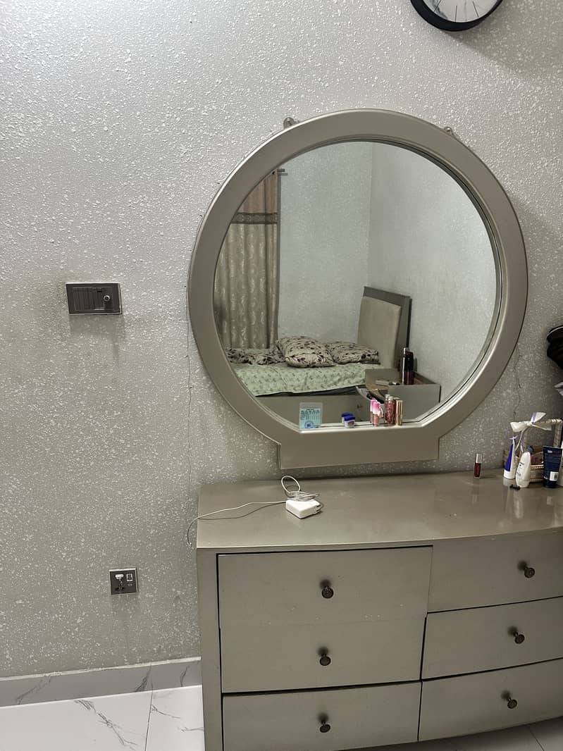 2 Single Bed plus Dressing 0