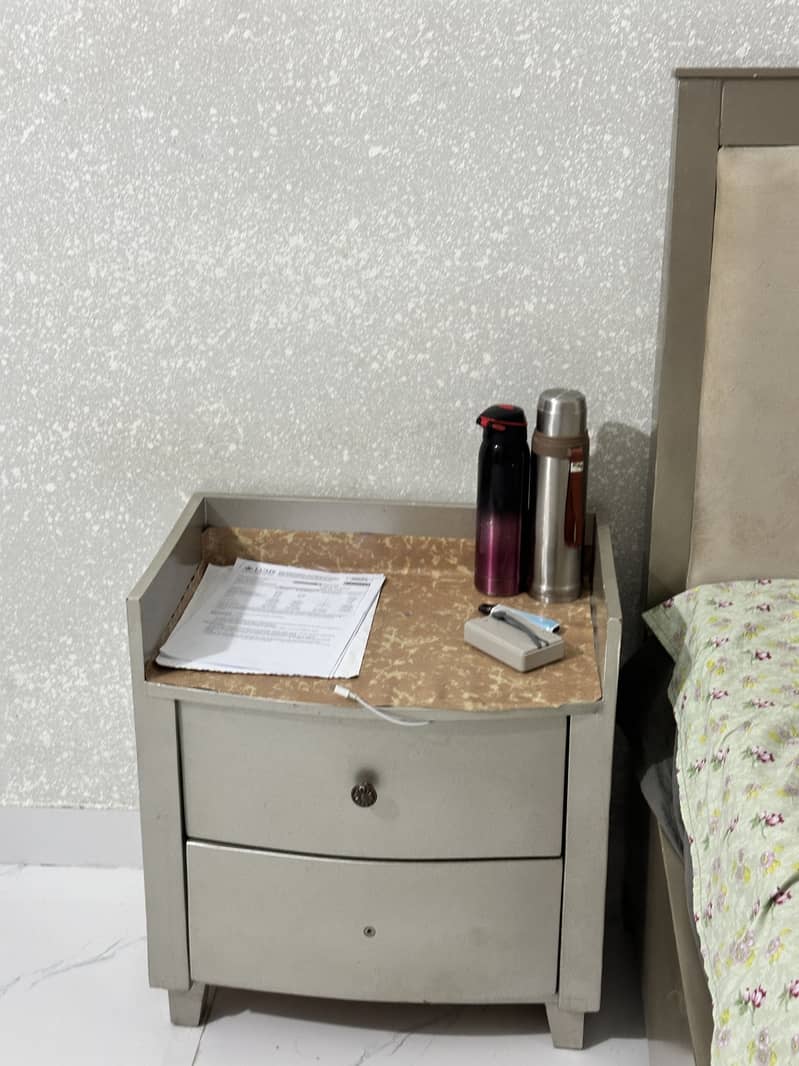 2 Single Bed plus Dressing 1