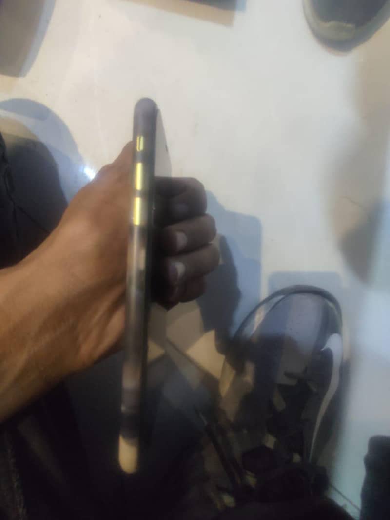 iPhone 11 2