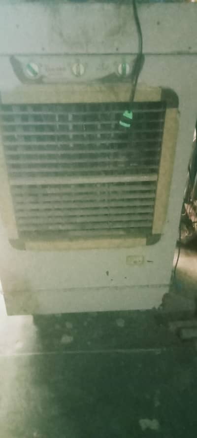 Lahori Aur Coolar
