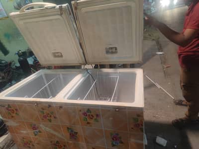 waves deep freezer Geniune condition All ok