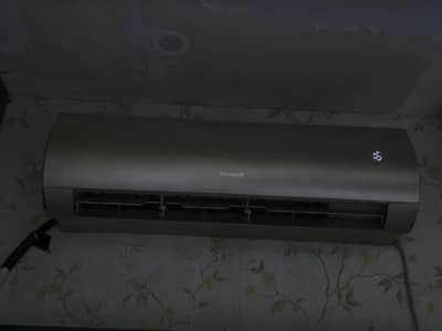 GREE AC 2 YEARS USE
