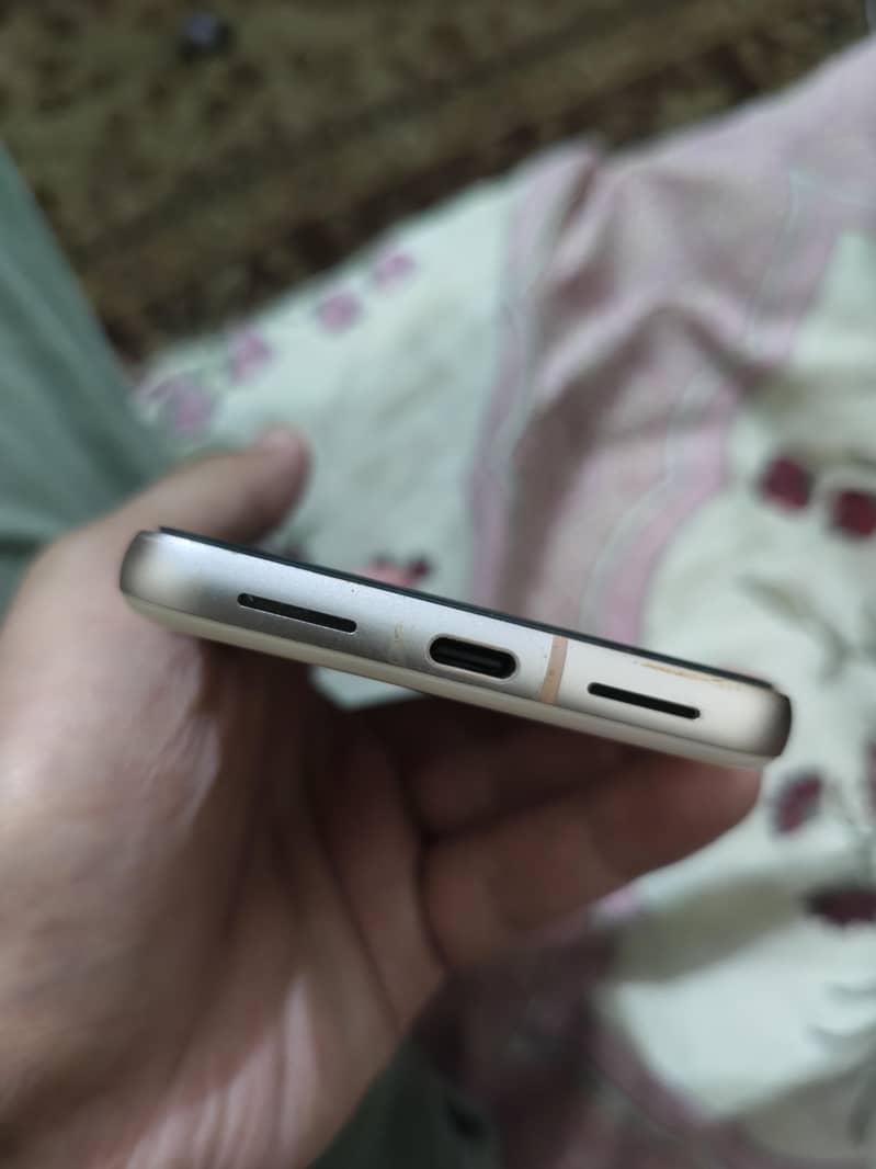 Google Pixel 8 2