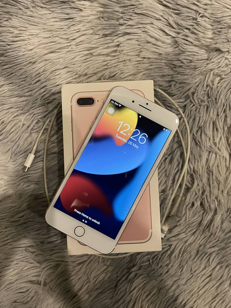 Apple iPhone 7 Plus 0