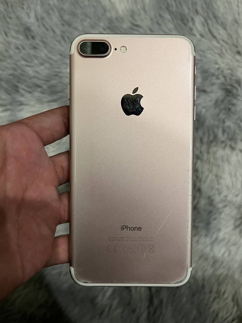 Apple iPhone 7 Plus 5