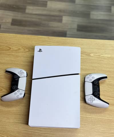 PS5 Slim slightly used