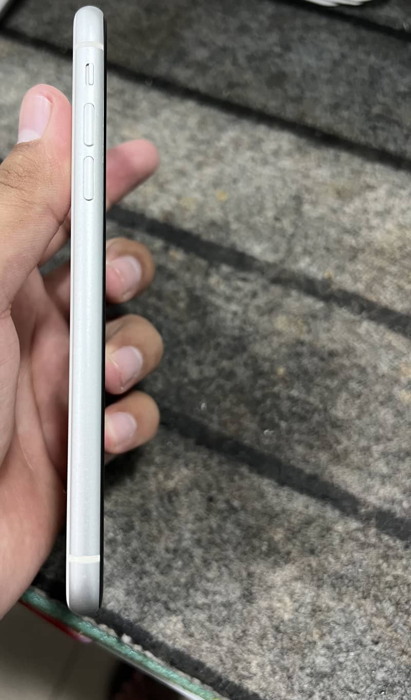 Apple iPhone 11 5