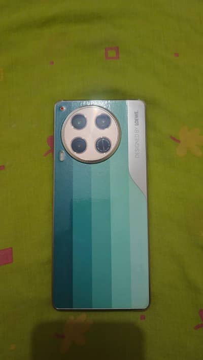 Tecno Camon 30