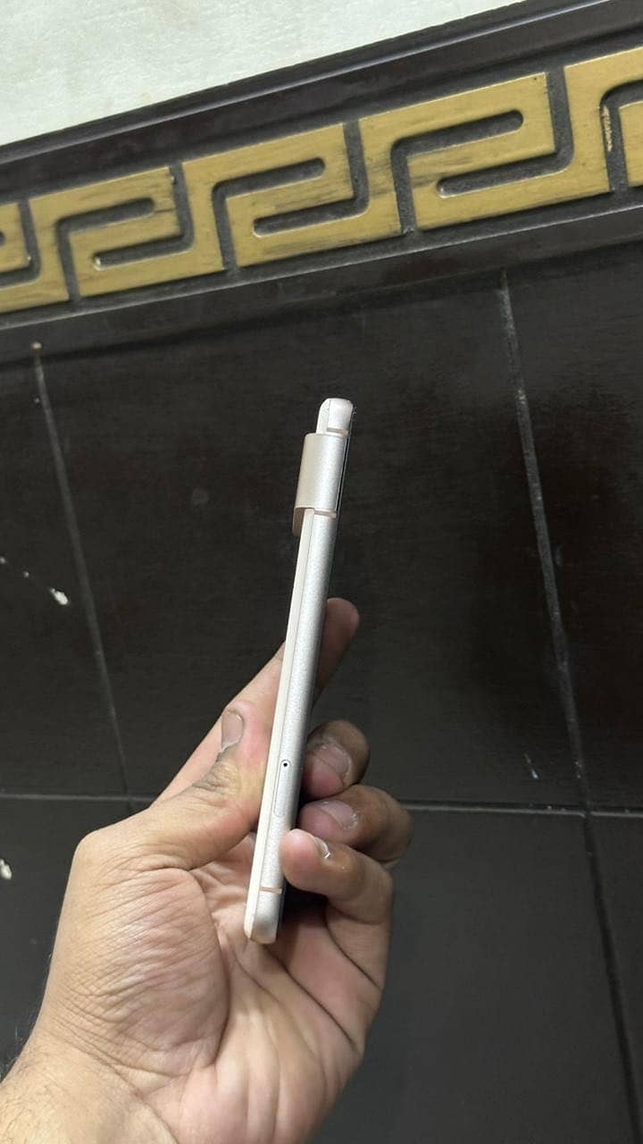 Google Pixel 8 2