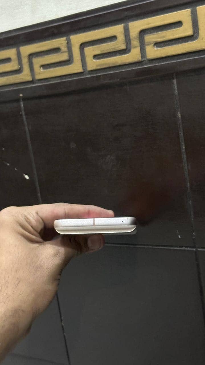 Google Pixel 8 5