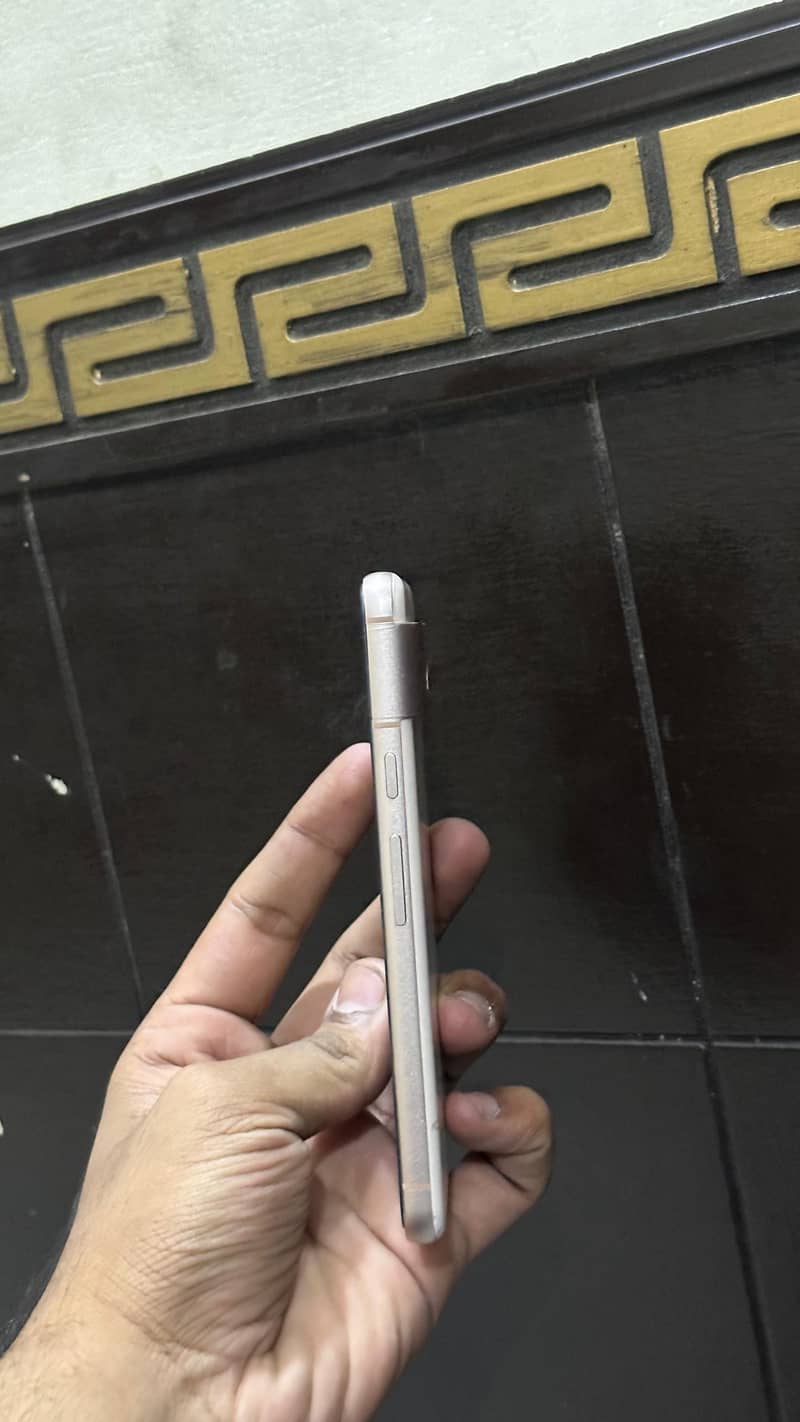 Google Pixel 8 6