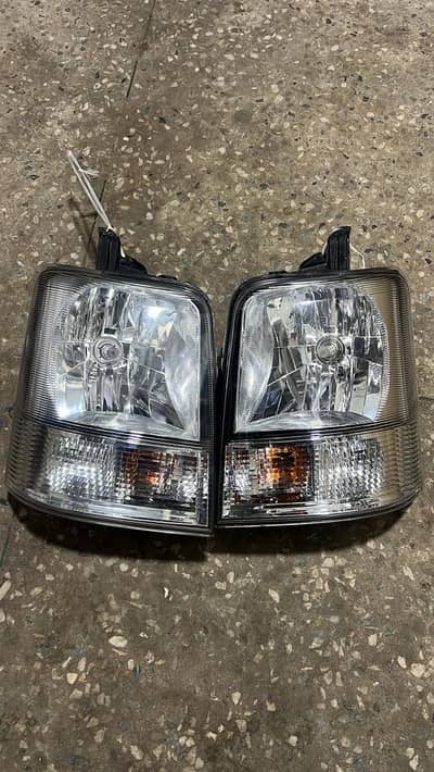 Suzuki Every front light