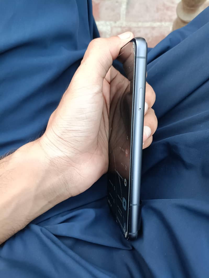 Google pixel 8 4