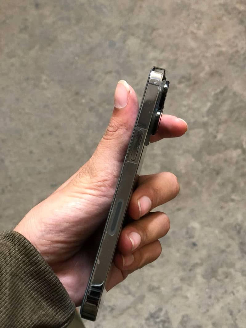 IPhone 13 Pro 2
