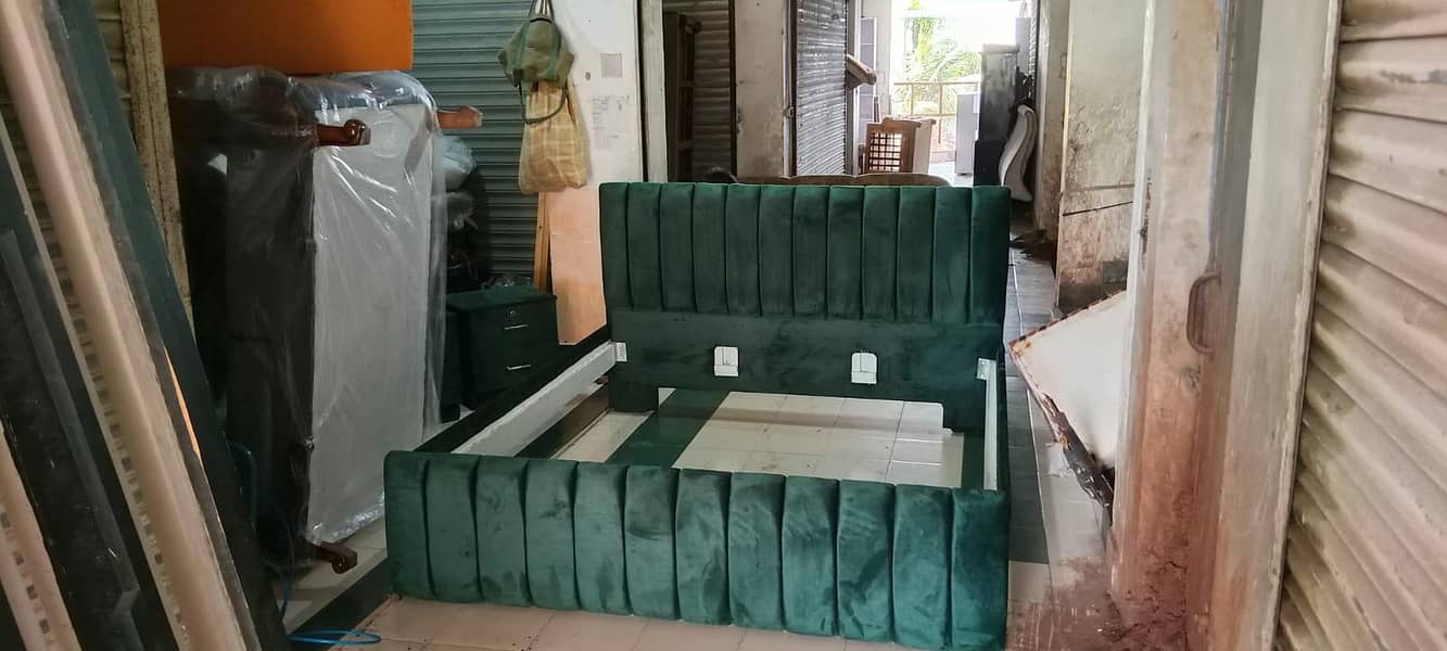 bed and side teblet 4