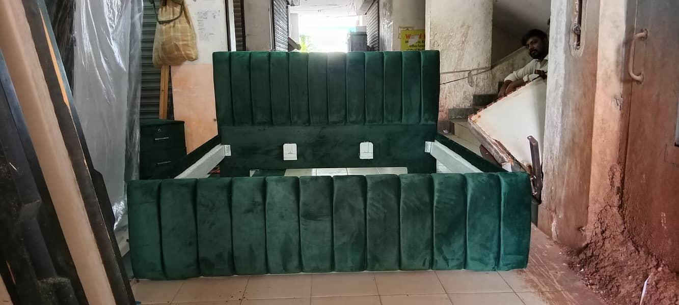 bed and side teblet 5