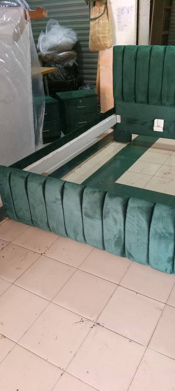 bed and side teblet 7