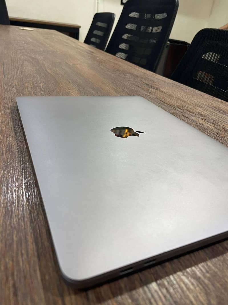 MacBook 2018 pro 1