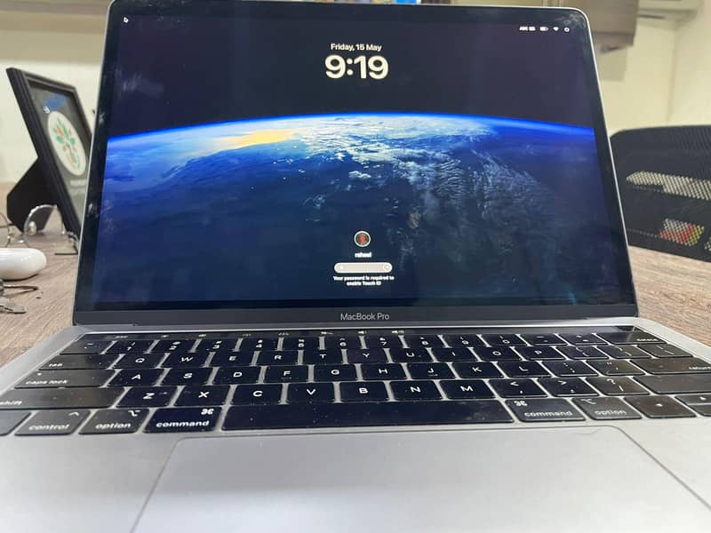 MacBook 2018 pro 2
