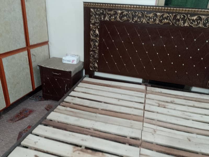 bed with  two side table and  dressing table 1