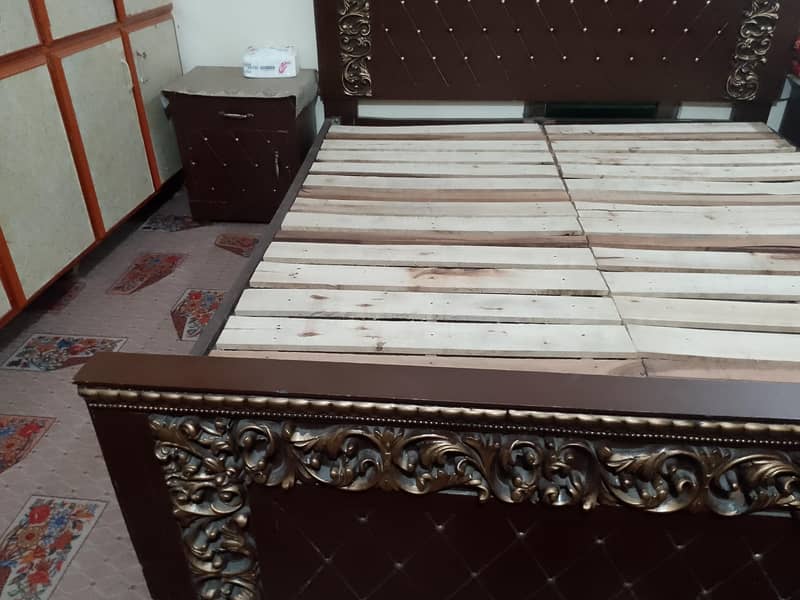 bed with  two side table and  dressing table 3
