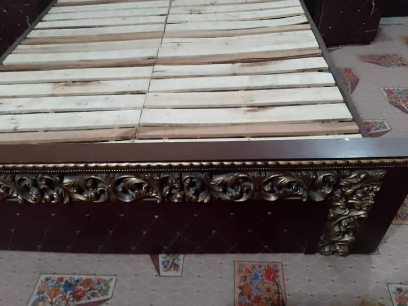 bed with  two side table and  dressing table 4